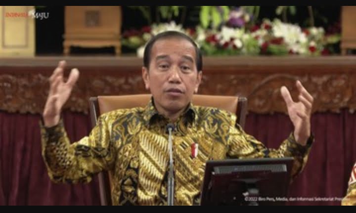 Foto: Konferensi Pers Presiden Joko Widodo terkait PPKM, Istana Negara, 30 Desember 2022. (Tangkapan Layar youtube Sekretariat Presiden)