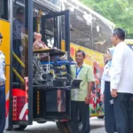 PJ Gubernur DKI Jakarta Heru budi Hartono Pada Saat Resmikan Bus Sekolah Untuk Penyandang Disabilitas