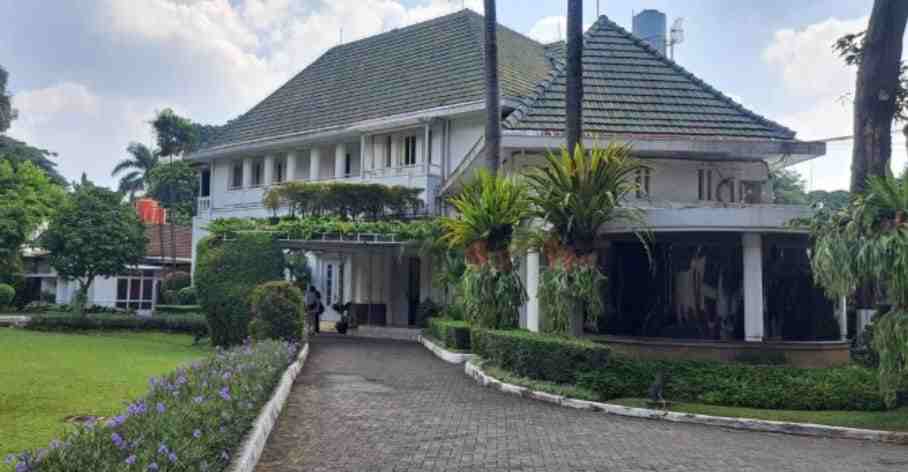 Rumah Dinas Gubernur DKI Jakarta Di Jalan Taman Suropati Menteng, Jakarta Pusat