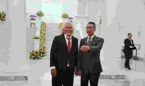 Tokoh Pemanjat Jakarta Imam Marif (Kiri) Berambut Putih