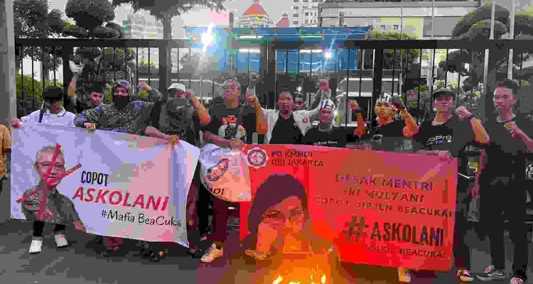 Aksi PD KMHDI Jakarta Mendesak Sri Mulyani Copot Askolani Sebagai Dirjen Bea Cukai