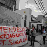 Aksi Menyatakan Pendapat Solidsritas Pemuda Jakarta Depan Kantor PT. Sugar Labinta