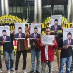 Aksi Gerakan Aktivis Mahasiswa UBK Bersatu (GAMBU) melaporkan Menag, Yaqut Qoulik Choumas ke KPK (31/7/24) Kuningan Jakarta Selatan