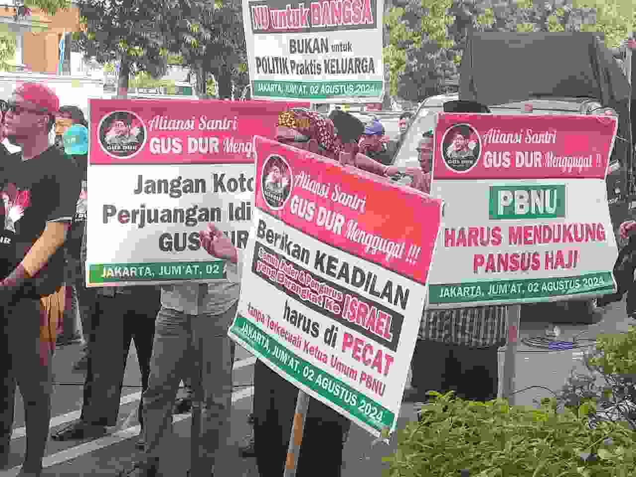 Aksi Masa Santri Gusdur Menggugat Di Drpan Kantor PBNU (02/08/24) Keramat Raya,Jakarta Pusat