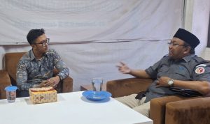 Muhamad Akbar Ketua Partai Bulan Bintang Kota Jakarta Timur (Kiri) Bersama Bawaslu Kota Jakarta Timur