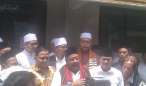 Politisi PDIP Muhamad Thohar (Kanan) Sebelah Cawagub DKI Jakarta Rano Karno