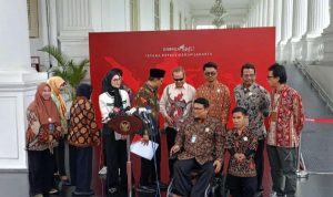 Perkumpulan Penyandang Disabilitas Indonesia (PPDI) Pada Saat Selesai Menemui Presiden Jokowi Senin (30/09/24)