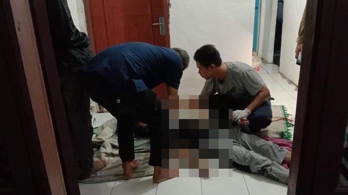 Seorang pemuda berinisial MR (25) warga Kampung Ranggasari, Kelurahan Rangga Mekar, Kecamatan Bogor Selatan, Kota Bogor, ditemukan tewas gantung diri di plafon kamarnya pada Kamis (5/8/2024) malam.