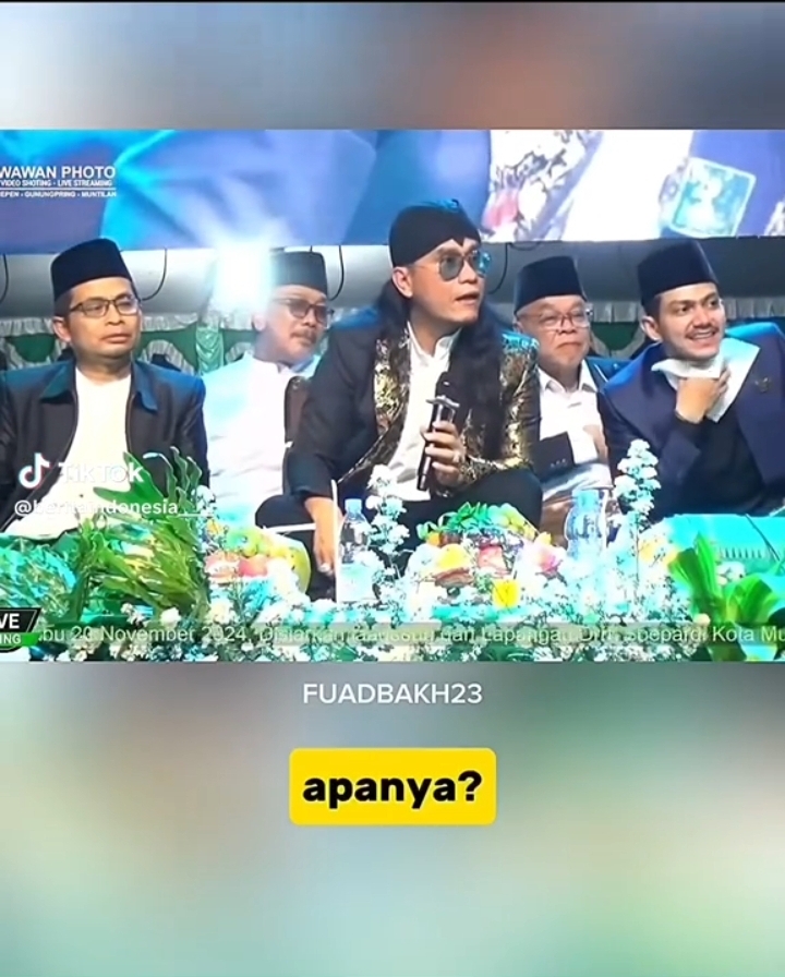 Tangkapan Layar Video Gus Miftah Yang Viral Menghina Penjual Es