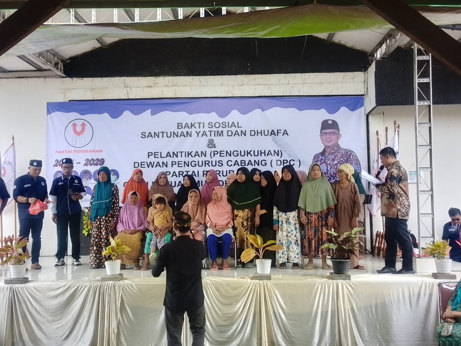 Santunan anak yatim oleh DPD Partai Perubahan 